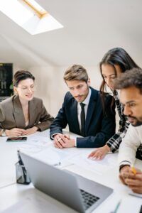 28 de abril: El Bienestar Emocional como Pilar de la Seguridad Laboral y la Experiencia de Empleado