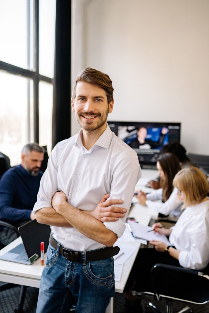 El papel estratégico de los managers: líderes que conectan la estrategia con las personas - pexels-yankrukov-7792811 El papel estratégico de los managers: líderes que conectan la estrategia con las personas